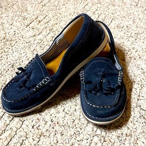 Ariat tassel cruiser.